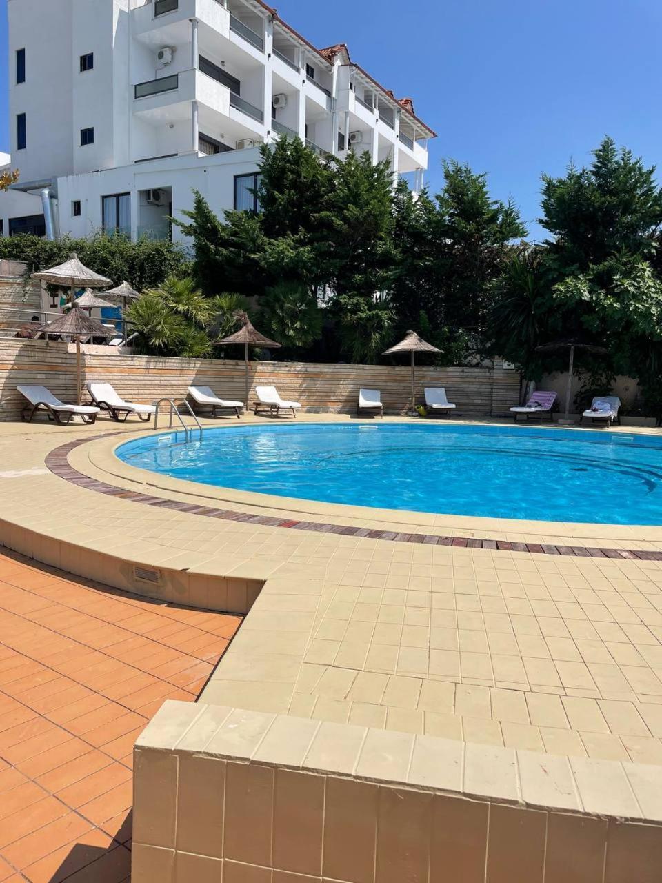 B&G Holiday Sarandë Eksteriør bilde